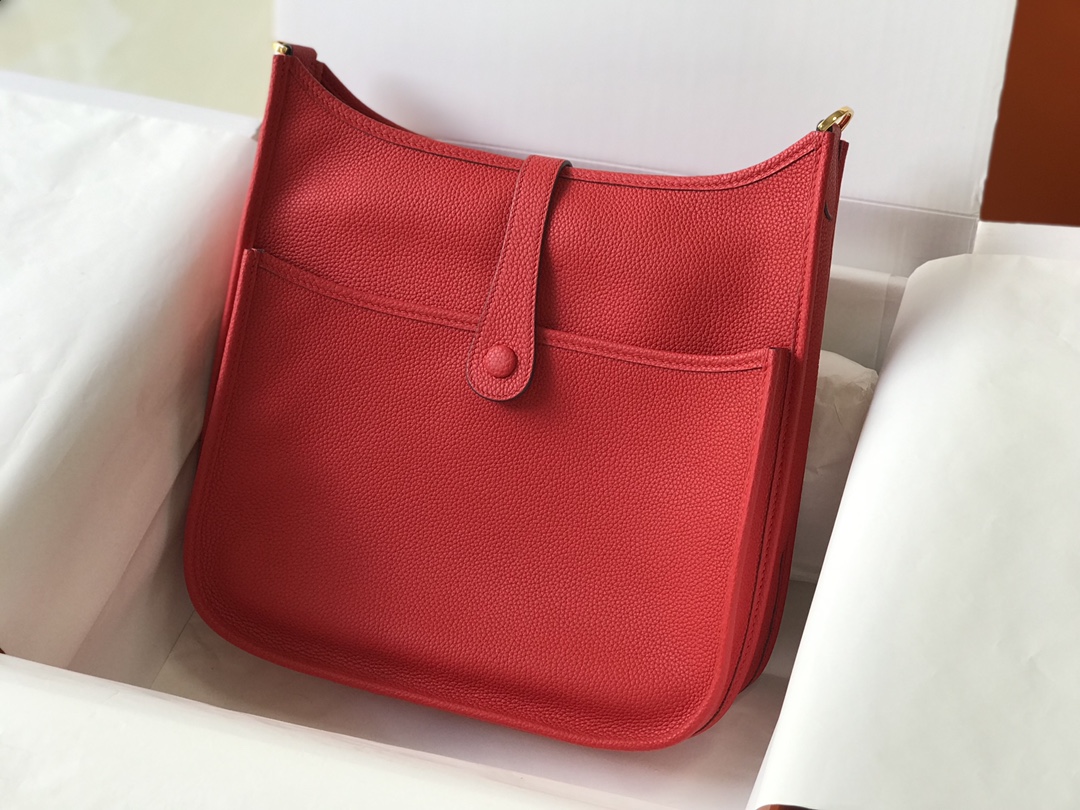 Hermes Evelyne III 29 PM Shoulder Bag In Dark Red Clemence Leather